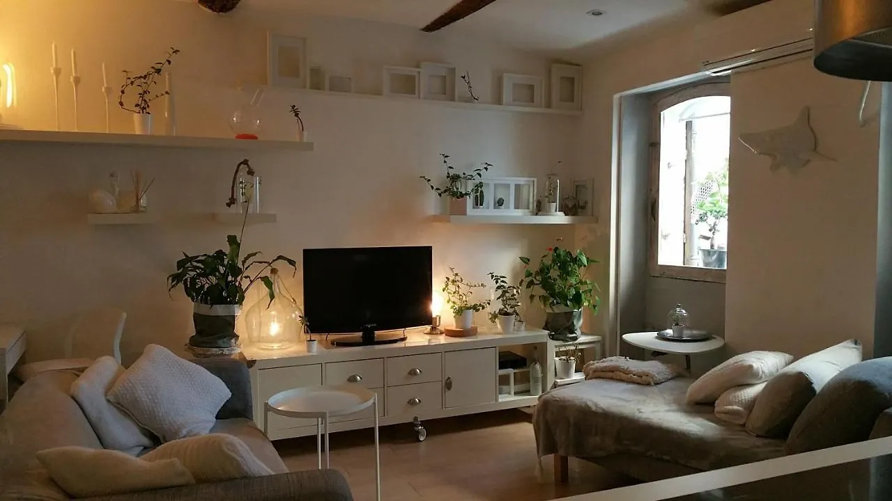 דירות מרסיי Sur Le Vieux Port 0*,  צרפת